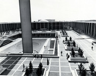 <span itemprop="name">Students milling about the Uptown Campus Academic...</span>