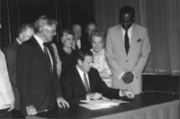 <span itemprop="name">New York State Governor George E. Pataki signing...</span>