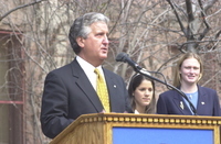 <span itemprop="name">Albany Mayor Jerry Jennings speaks at the podium...</span>