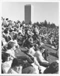 <span itemprop="name">A picture of a large number of spectators gathered...</span>