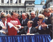 <span itemprop="name">New York State lawmakers and labor leaders looking...</span>