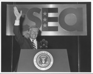 <span itemprop="name">President Jimmy Carter waves to the crowd at the...</span>