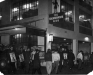 <span itemprop="name">Picket line during the 1964 strike of the...</span>