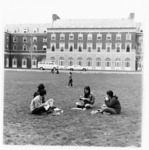 <span itemprop="name">Unidentified students having a picnic on the lawn...</span>