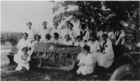 <span itemprop="name">Women students from the Class of 1926 holding a...</span>
