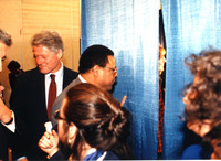 <span itemprop="name">President William Clinton with University...</span>